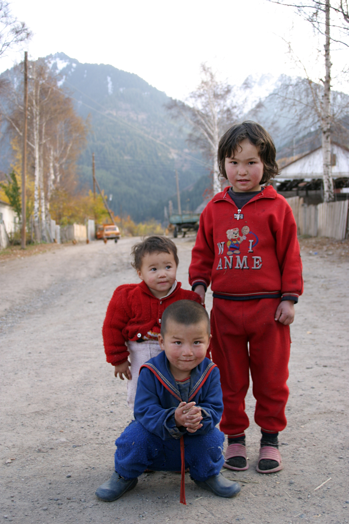 Kinder in Karakol, Kirgistan, 2006 Kinder in Karakol, Kirgistan, 2006