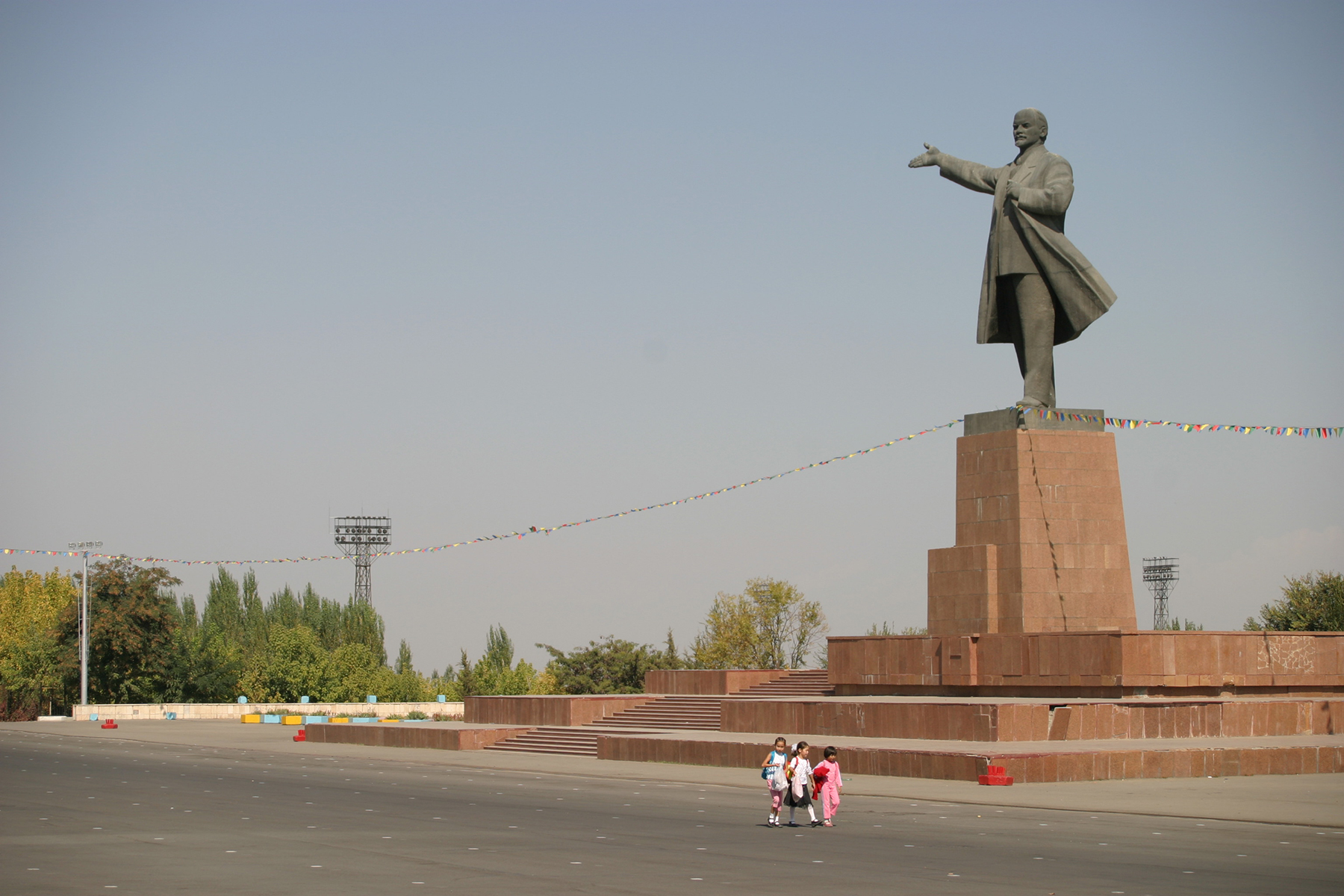 Lenin lässt grüßen, Osh, Kirgistan, 2006 Lenin lässt grüßen, Osh, Kirgistan, 2006